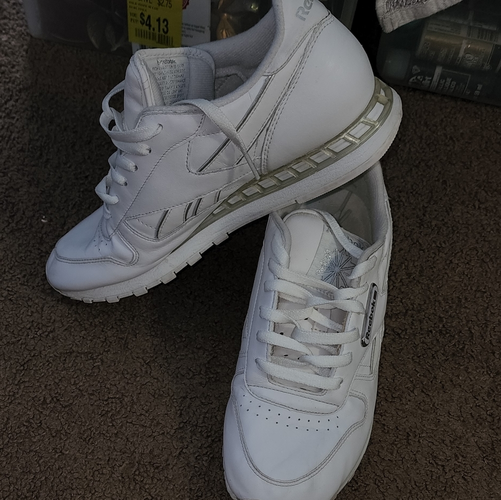 Women's reebok size 10